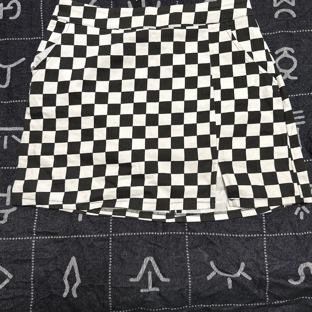 Checkered mini skirt